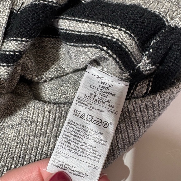 Gap x Disney Mickey Mouse Cardigan sweater Toddler Boys size 4 - Picture 4 of 4